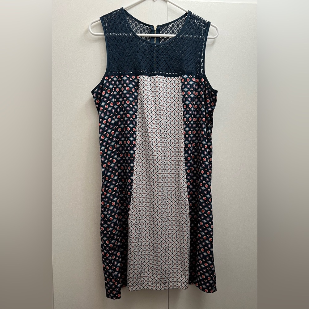 Sleeveless color-block dress - Picture 2 of 12
